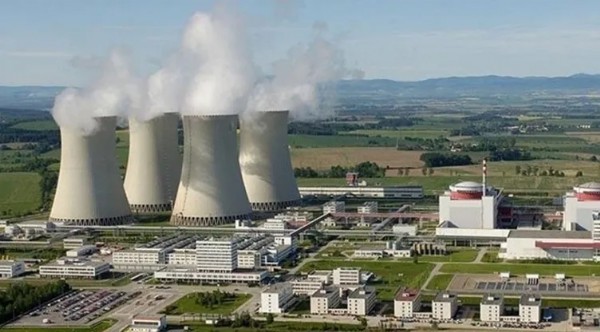 Orta Doğu’daki Askeri Yığınak Derinleşiyor! ABD Savaş Gemisi İran‘ın Dibinde